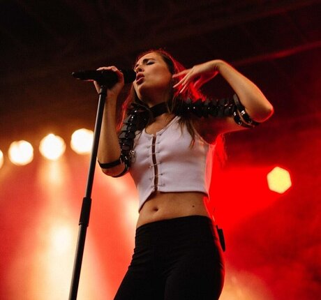 Alice Merton star sexy img