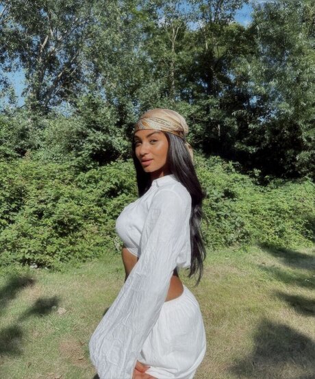 Shaggy Baggy pornstar sex image