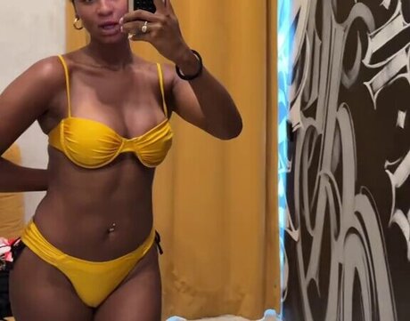 Shaggy Baggy model sex pictures