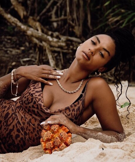 Shaggy Baggy model naked pics