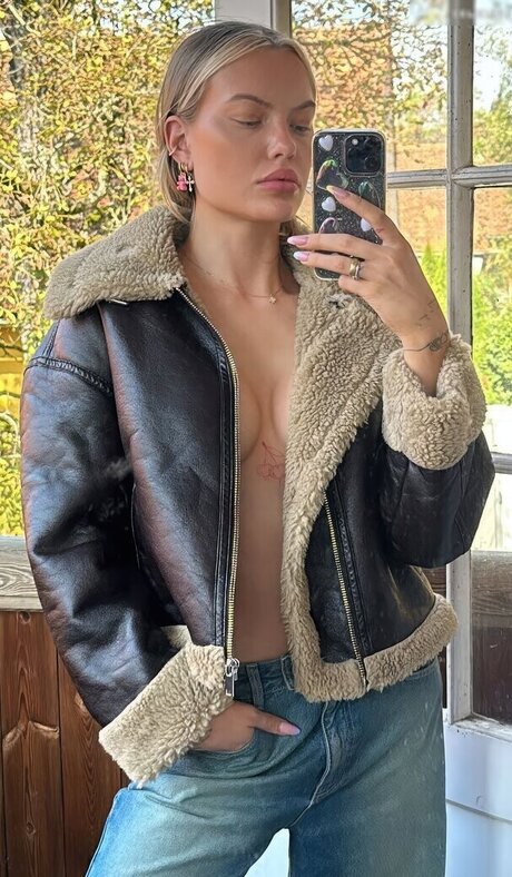 big tits squirt onlyfans hot sex image