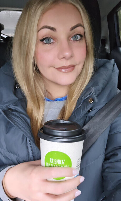 Sarah Milkowski hot pornstar pictures