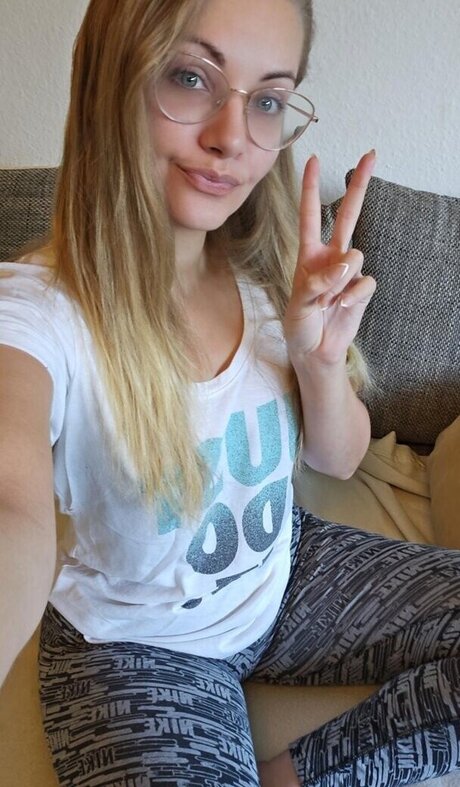 Sarah Milkowski adult star photo