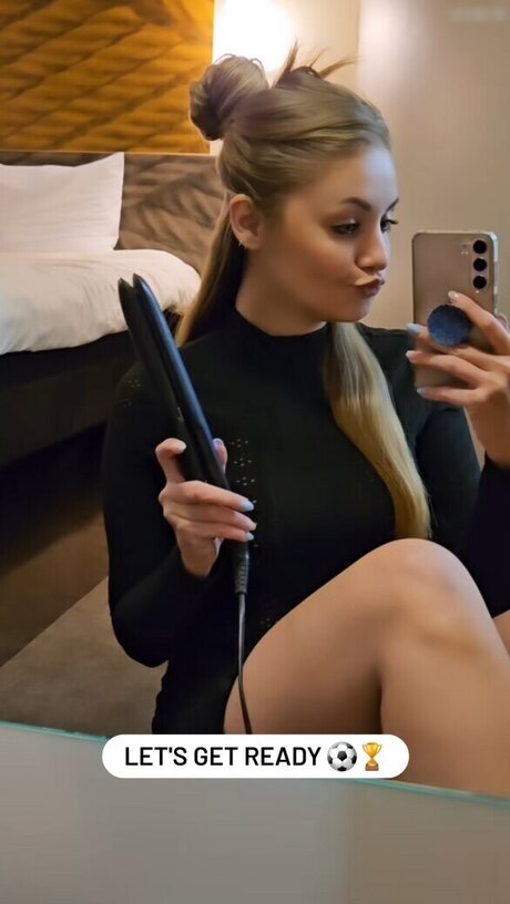 Sarah Milkowski pornstar nudes picture