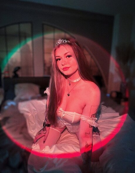 Feneliactx model porn photos