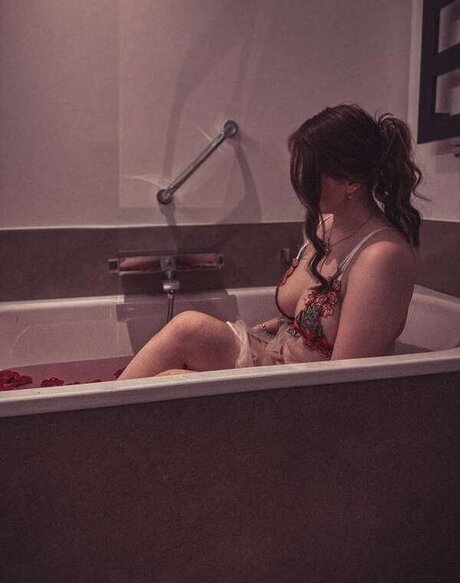 Feneliactx perfect pornstar pictures