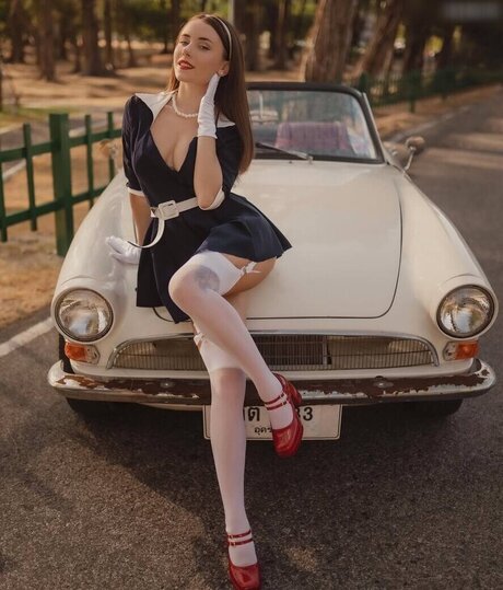 itsrealellie art model photos