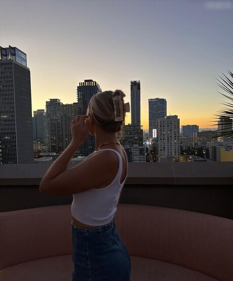 Alina Wachinger art actress pictures