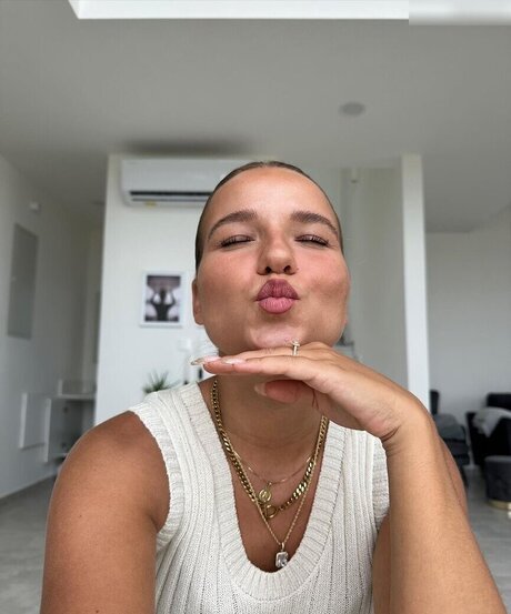 amateur squirt onlyfans erotic image