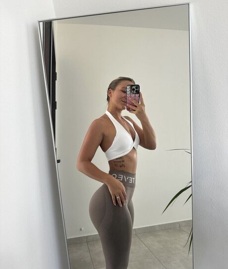 Alina Wachinger exclusive star img