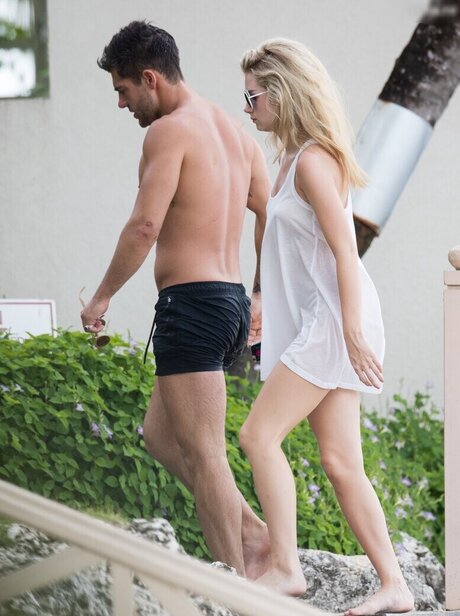 bodybuilder nude onlyfans naked picture