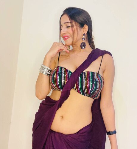 Kate Sharma sexy pornstar pics