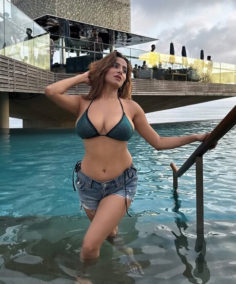 Kate Sharma model nudes photo