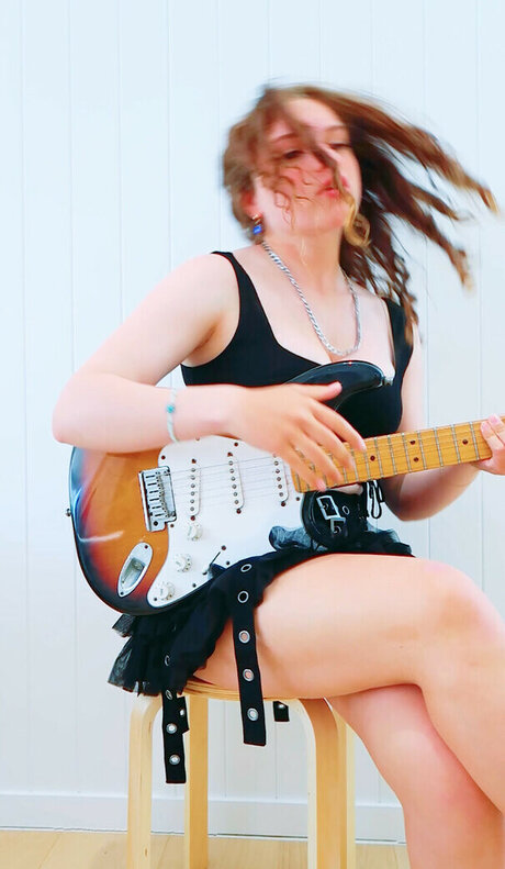 Sabre Norris art star pictures