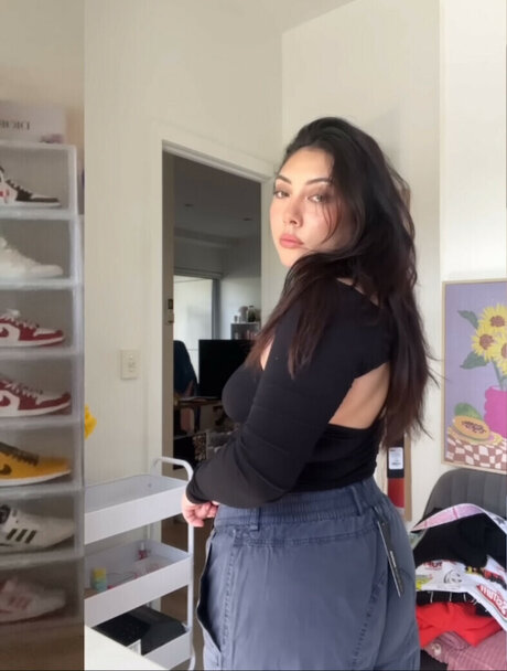 ASMR JADE art model pic