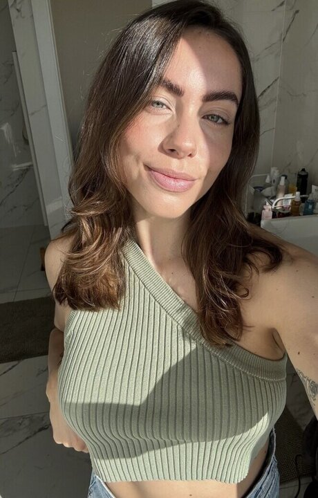 herstoryfeed erotic pornstar photo