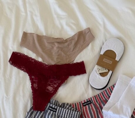 herstoryfeed nudes model pics