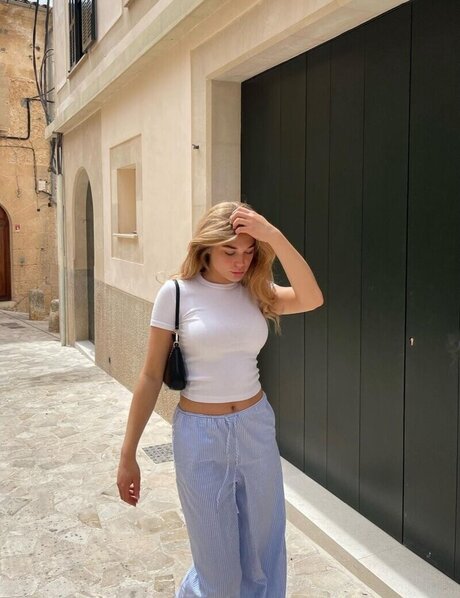 theresaxre free model pics