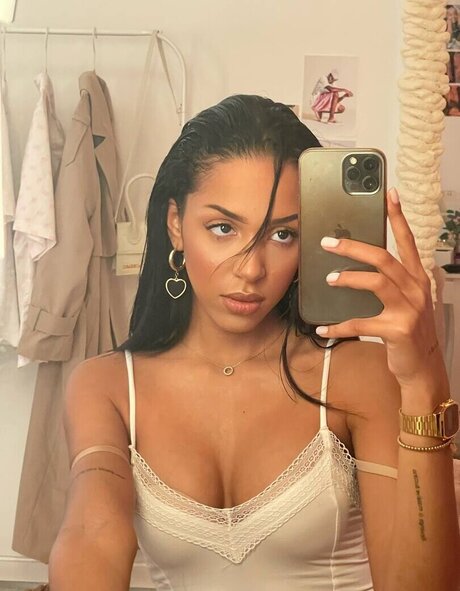 Aalishass Alishakone adult actress pictures