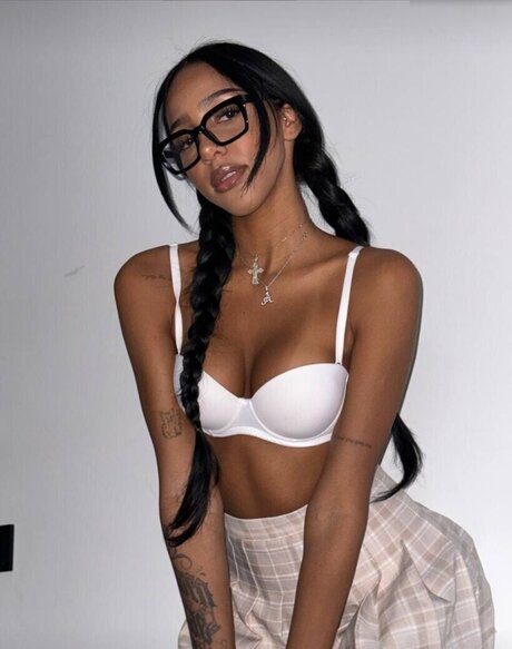 Aalishass Alishakone sex star image