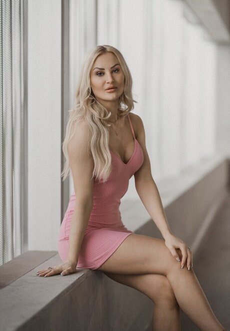 Giulie Hope Santana naked actress photo