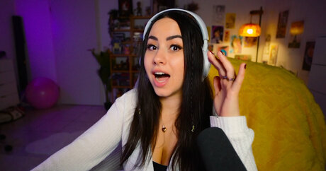 Bunnygirl model nude image