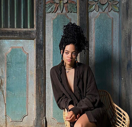 Quintessa Swindell star top photo