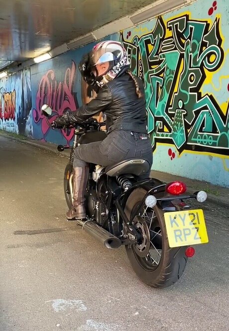 Celebrity Guilty Pleasures Underrated Women best model gallery