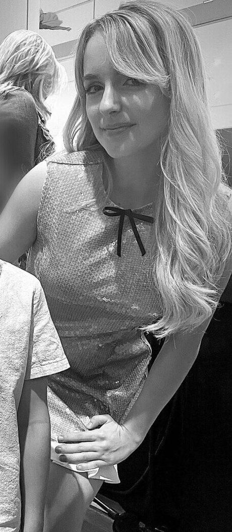 Mckenna Grace art actress image