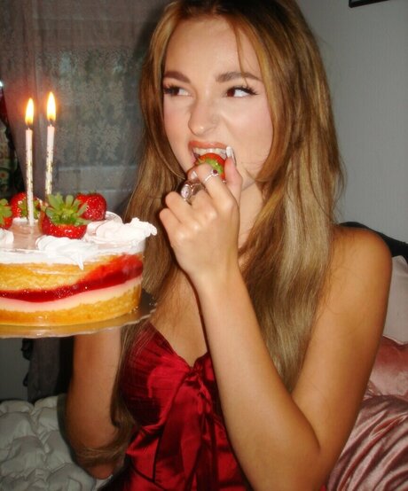 Aly Jade free model photo