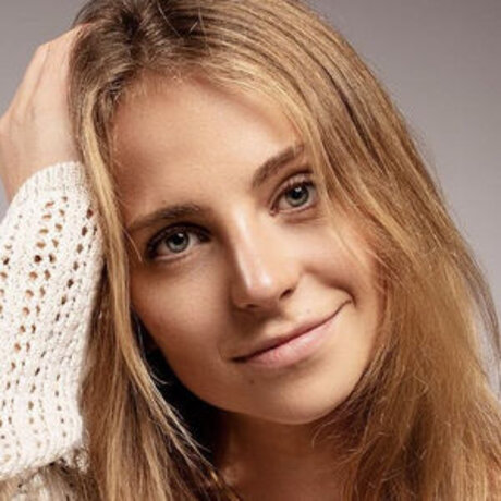 Alina Sophie Holst exclusive actress picture