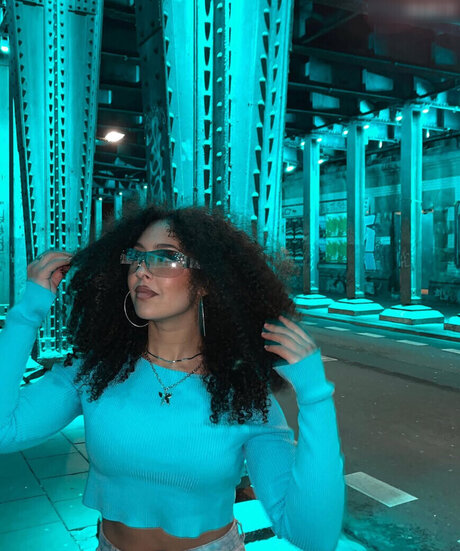 Kauta naked model photo