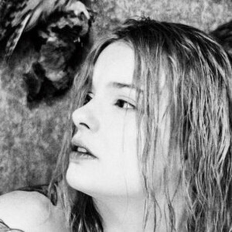 Chaos Isi high quality actress pics