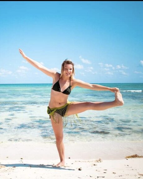 extreme squirt onlyfans naked gallery