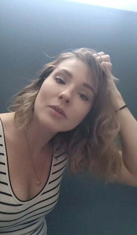 Notsoerudite porn model photo