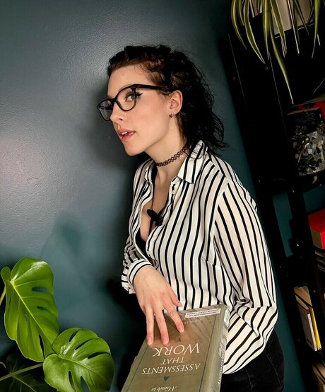 Notsoerudite model pretty photos