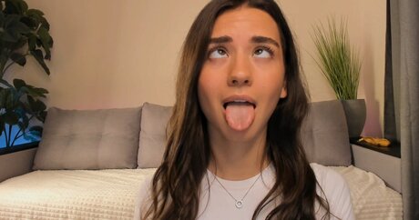 Nicoleluuv pornographic model image