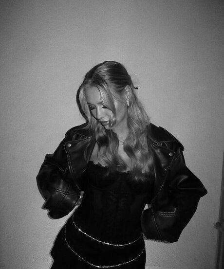 Caro Konrad exclusive star photo