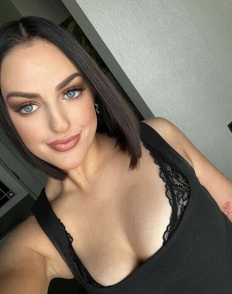 Lucy Lotus pornstar hot photos