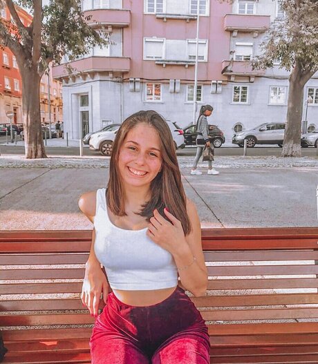 Francisca Simoes art model image