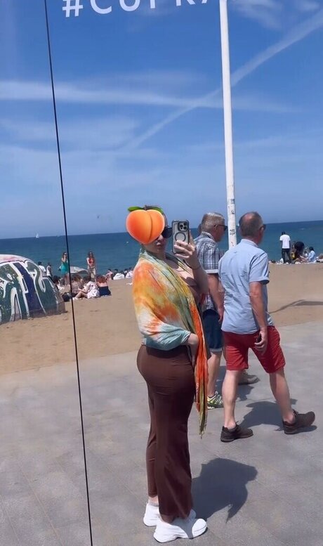 Dr Santi Profile pic