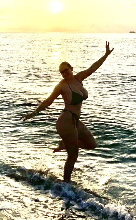 Dr Santi hd model images