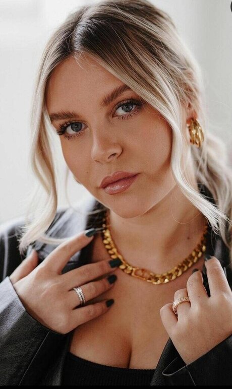 Dagi Bee beautiful actress pictures