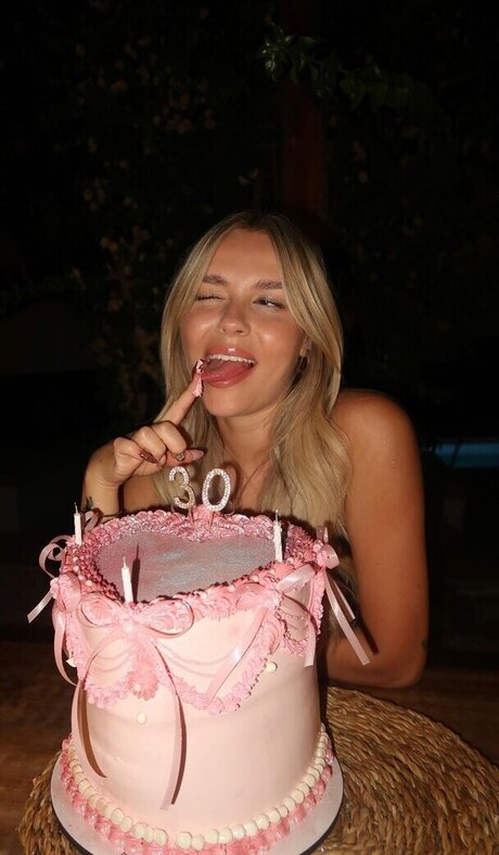 unknown onlyfans hot nude archive