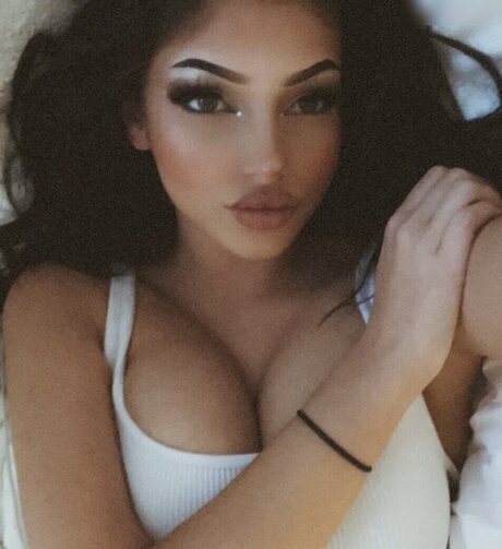 Nikelein naked model photo