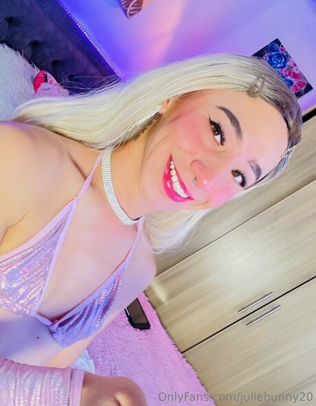 Julie Bunny pretty pornstar picture