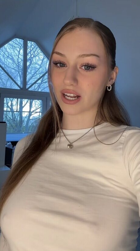 Yana Clare beautiful star picture