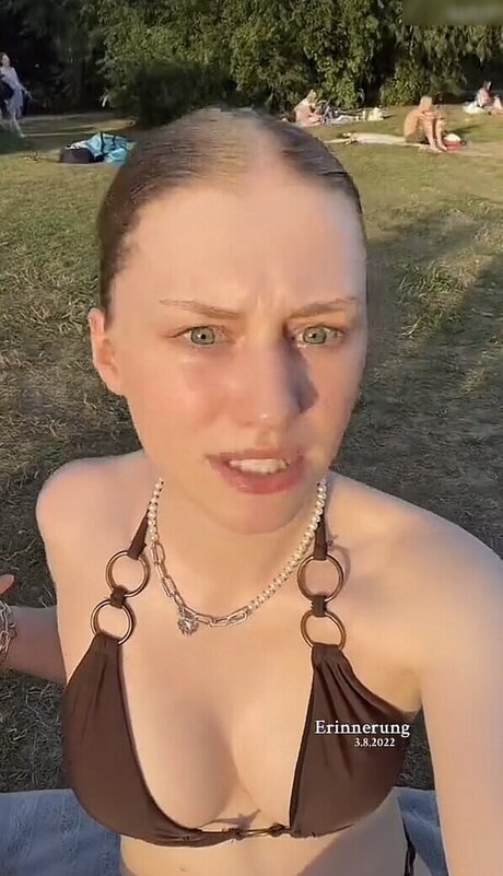 Yana Clare star erotic photos