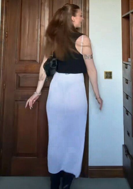 Yana Clare model pornographic photos