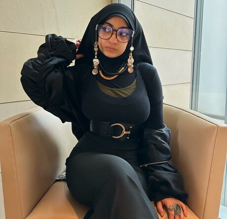 cryimgthrowingup star erotic galleries